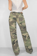 Low-waist jeans