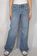 Low-rise star jeans